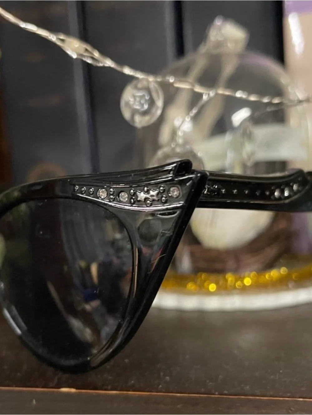 Black Cat-Eye Women's Sunglasses - Classic Stylish Shades